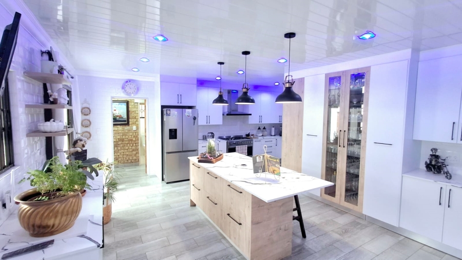 4 Bedroom Property for Sale in Vaalpark Free State